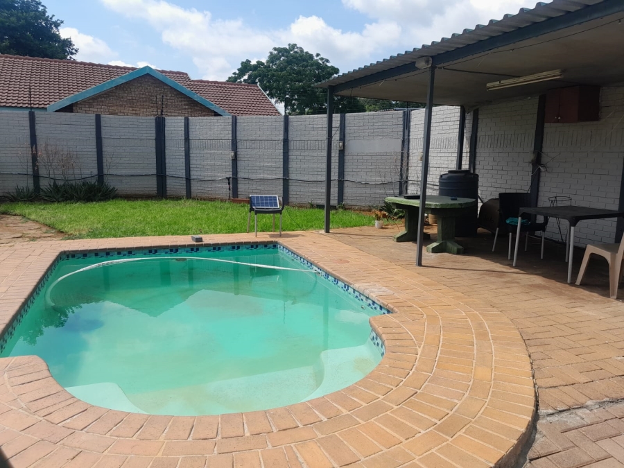 3 Bedroom Property for Sale in Rustenburg Central North West